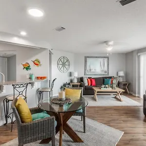 The At St Thomas 1210b - Perfect Affordable Getaway Holiday home